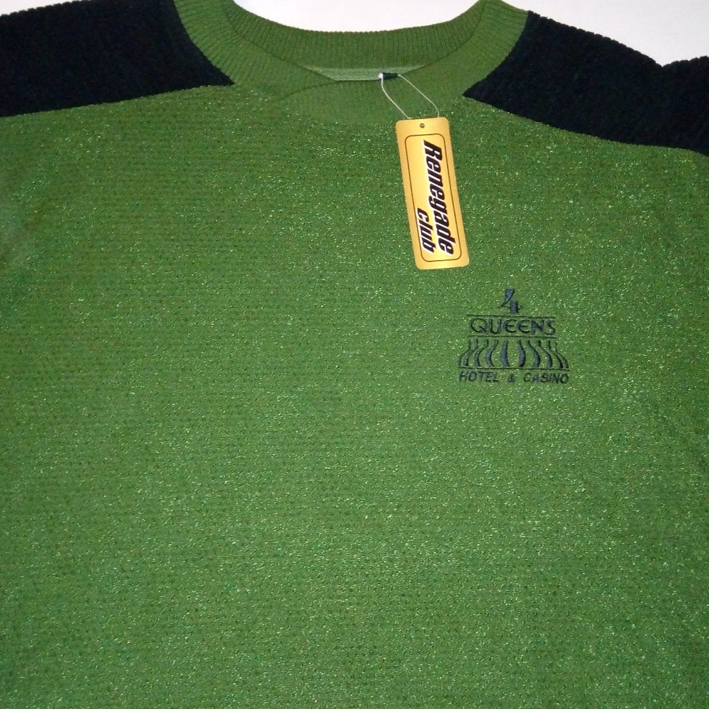 4 QUEENS HOTEL & CASINO LAS VEGAS SWEATER